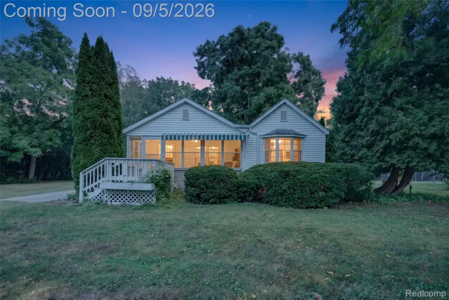 25821 Dreschfield Avenue, Grosse Ile, MI 48138 - #2