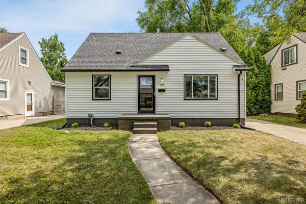 300 N Edgeworth Avenue, RoyalOak, MI 48067