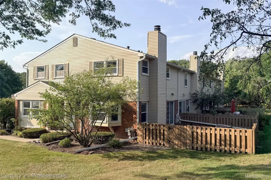 1520 Brentwood Drive, Troy, MI 48098 - #3
