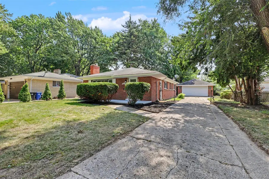 25175 W Chicago Street, Redford, MI 48239 - #3