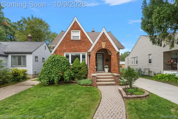 333 E Maplehurst Street, Ferndale, MI 48220