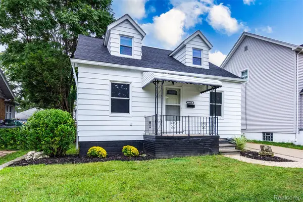 7239 Gronow, CenterLine, MI 48015