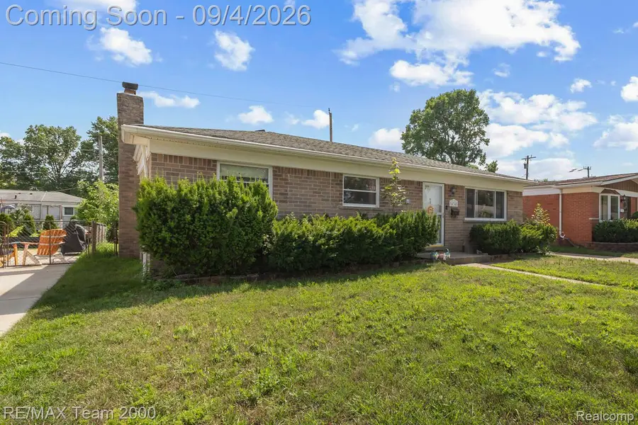 34345 Rosslyn Street, Westland, MI 48185 - #2