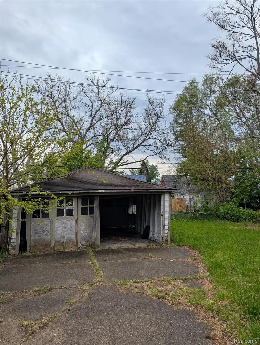 9776 E Outer Drive, Detroit, MI 48213 - #2