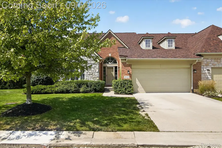 26121 Valhalla Drive, Farmington Hills, MI 48331 - #3