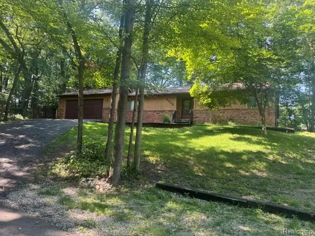 5030 Waw Ban See Drive, Clarkston, MI 48348 - #1