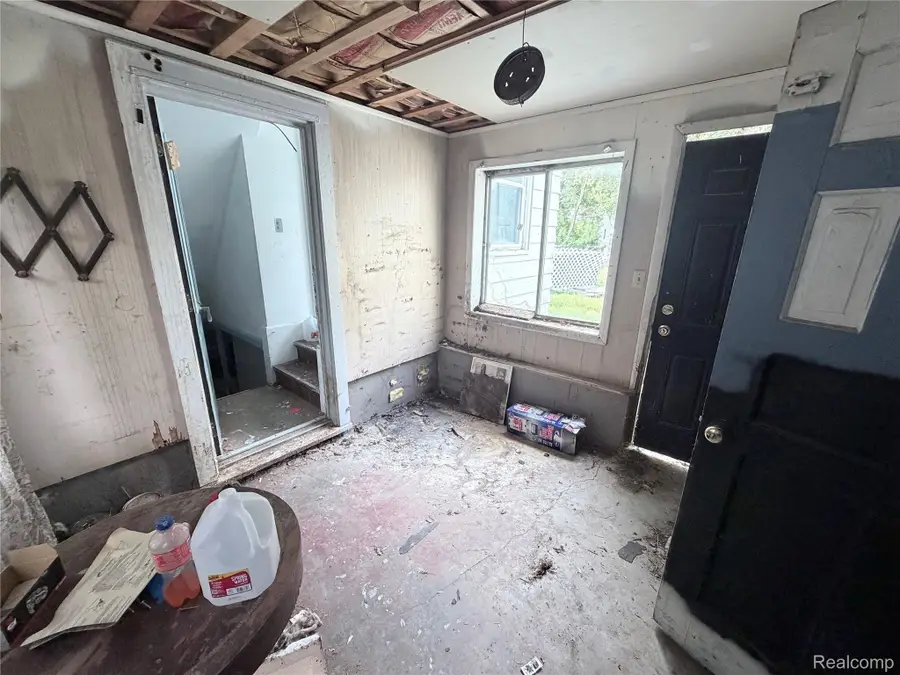 3220 W Ridgeway Avenue, Flint, MI 48504 - #2