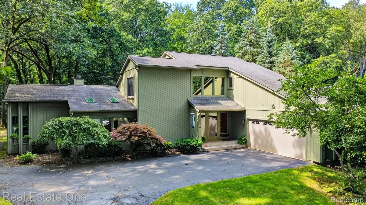 8520 Englewood Drive, Clarkston, MI 48346 - #1