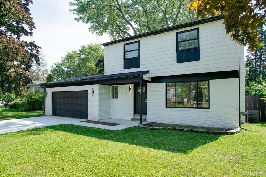 5969 Pleasant Drive, Waterford, MI 48329 - #2