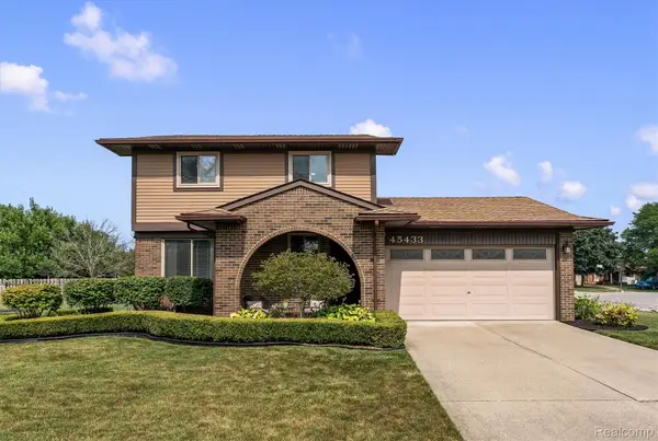 45433 Plum Grove Drive, Macomb, MI 48044