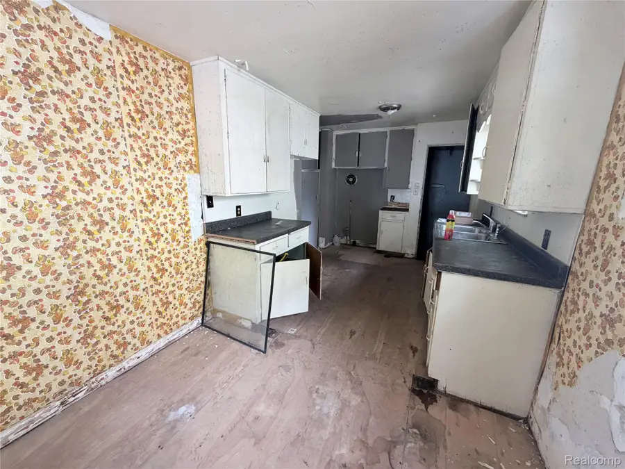 318 E Myrtle Avenue, Flint, MI 48505 - #2