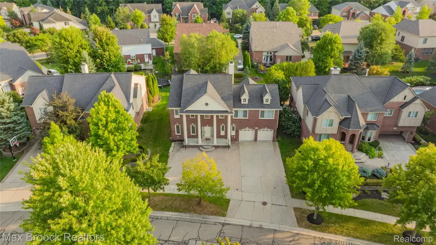41605 Burroughs Avenue, Novi, MI 48377 - #2