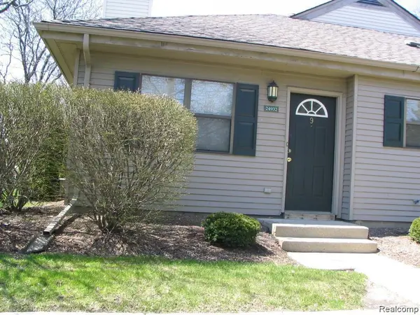 24932 NE Auburn Lane #9, Southfield, MI 48033