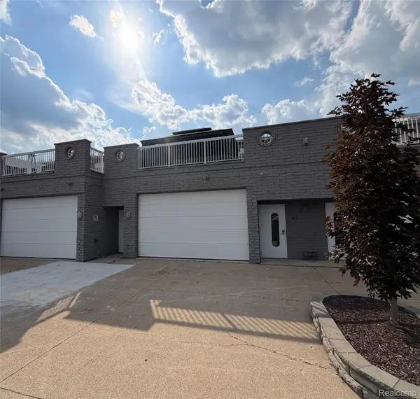 43 Sea Ray Boulevard #18, HarrisonTownship, MI 48045