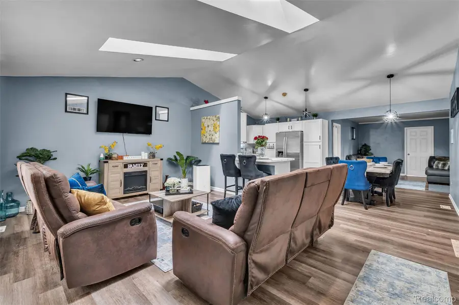 27116 Warner Avenue, Warren, MI 48092 - #2