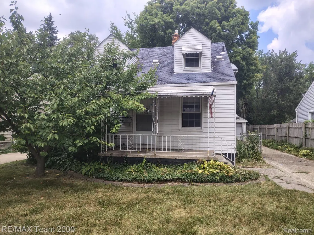 19131 Elkhart Street, Harper Woods, MI 48225 - #1