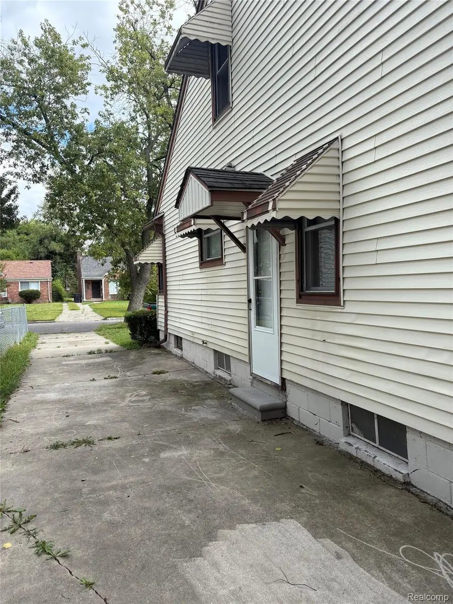 9229 Westwood Street, Detroit, MI 48228 - #2