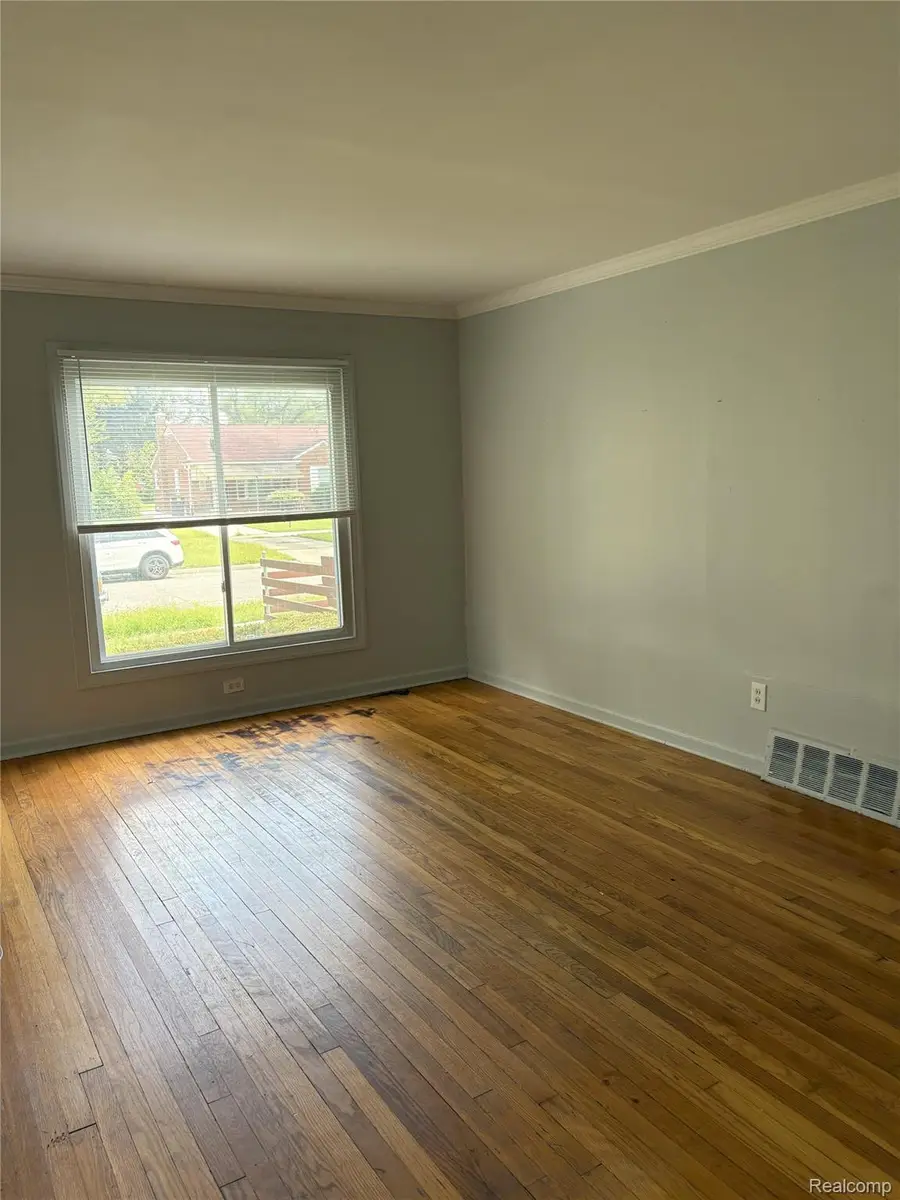 9229 Westwood Street, Detroit, MI 48228 - #3
