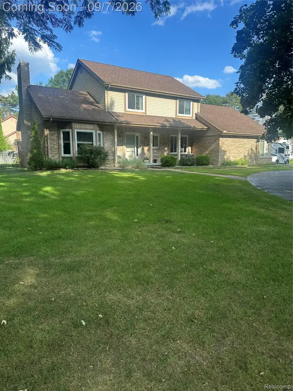 6263 Pinewood Drive, Clarkston, MI 48346