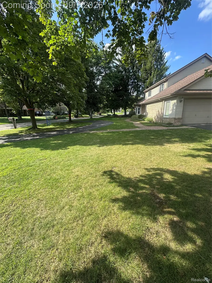6263 Pinewood Drive, Clarkston, MI 48346 - #2