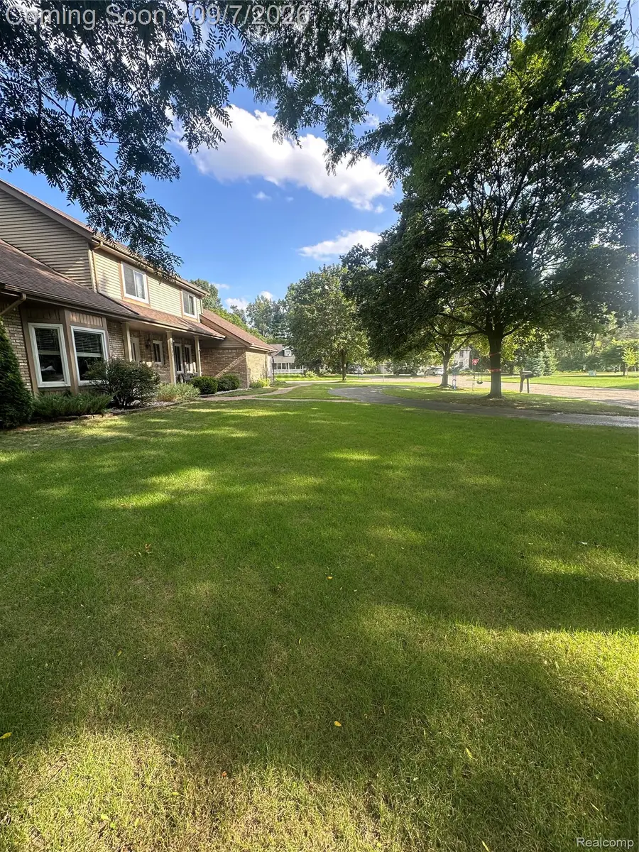 6263 Pinewood Drive, Clarkston, MI 48346 - #3