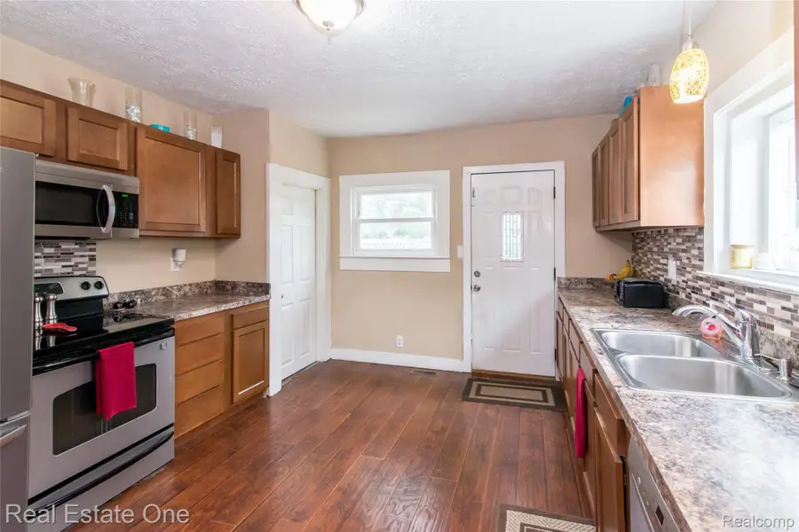 821 Dearborn Street, Howell, MI 48843 - #2