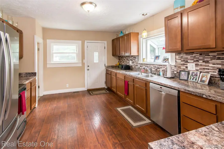 821 Dearborn Street, Howell, MI 48843 - #3