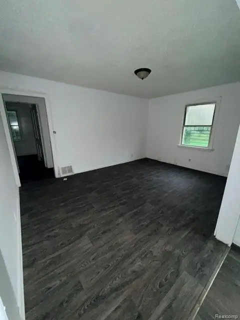 136 E Mcclellan Street, Flint, MI 48505 - #3