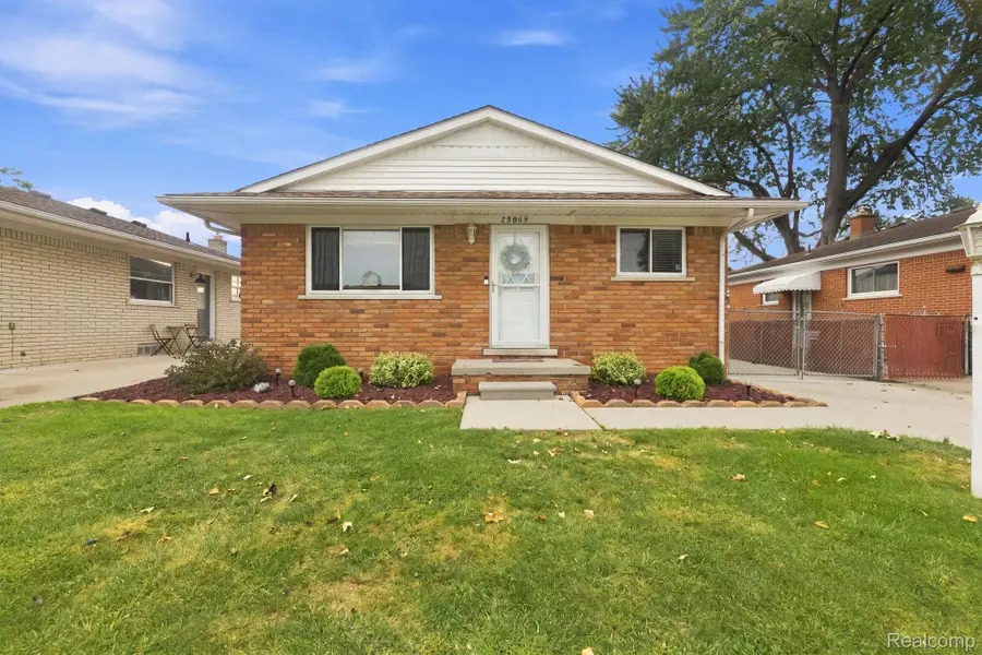 29069 Denison Street, Gibraltar, MI 48173 - #2