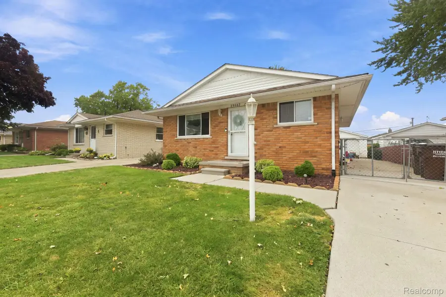 29069 Denison Street, Gibraltar, MI 48173 - #3