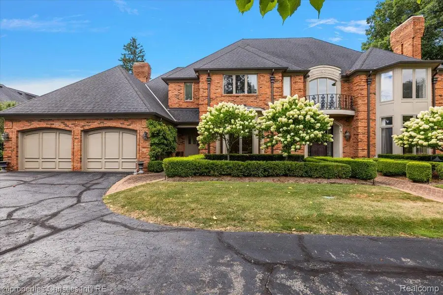 1 Provencal Road, Grosse Pointe Farms, MI 48236 - #2