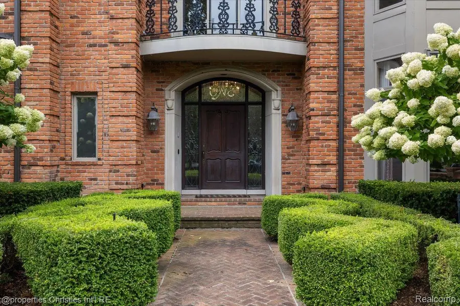 1 Provencal Road, Grosse Pointe Farms, MI 48236 - #3