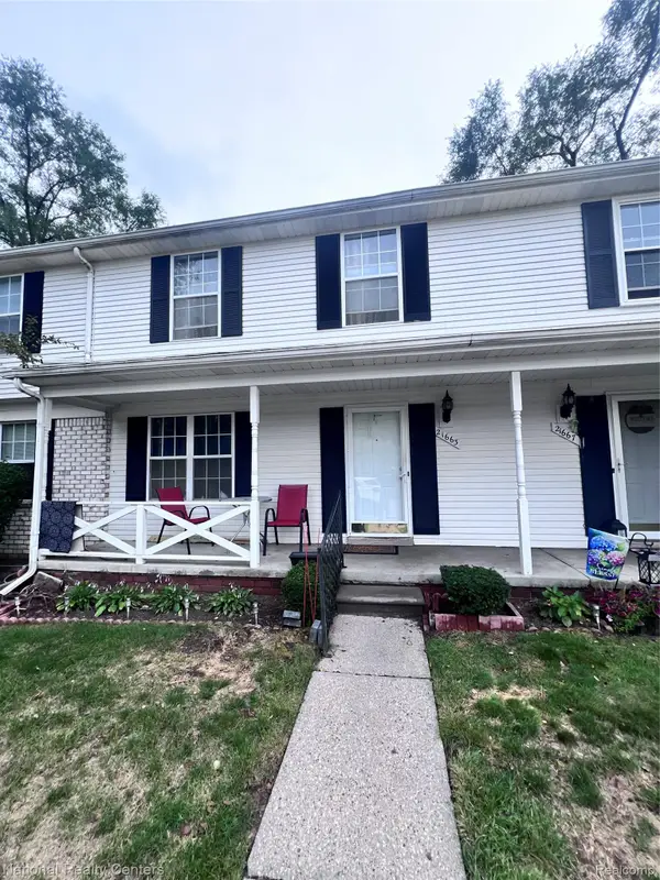 21663 Hidden Rivers Drive N, Southfield, MI 48075