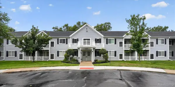 1127 South Lake Drive #117, Novi, MI 48377