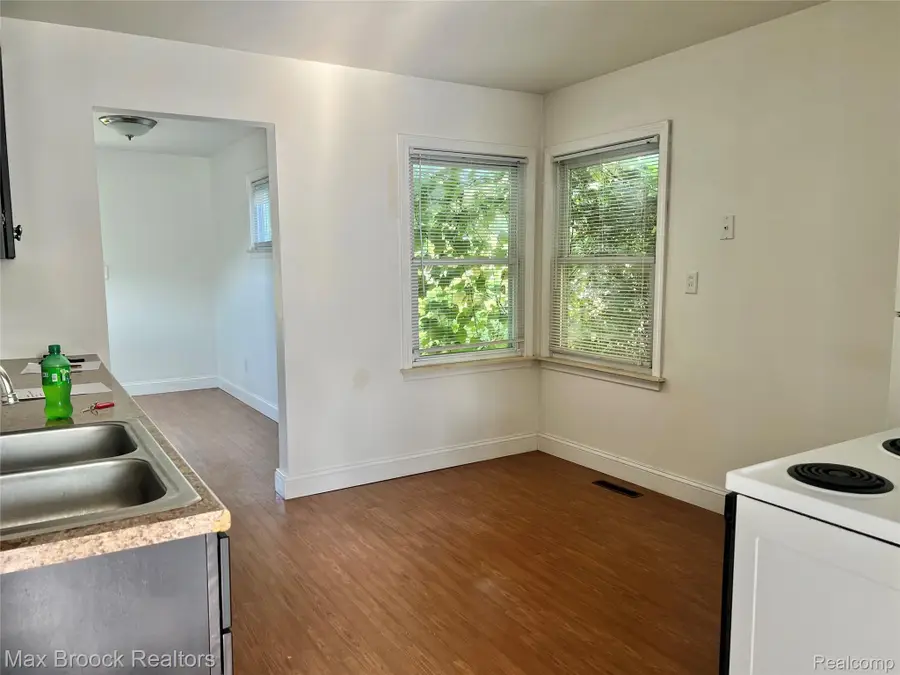 27803 Dartmouth Street, Madison Heights, MI 48071 - #2