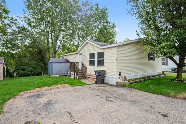 163 Scarlet Oak Court, Oxford, MI 48371