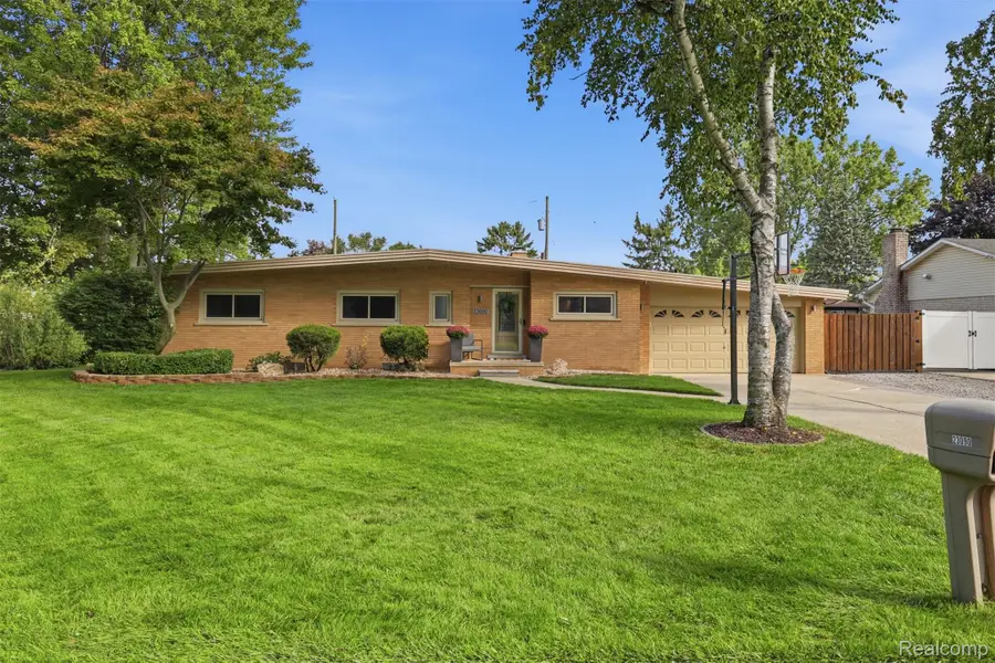 23090 Emmett Street, Taylor, MI 48180 - #2
