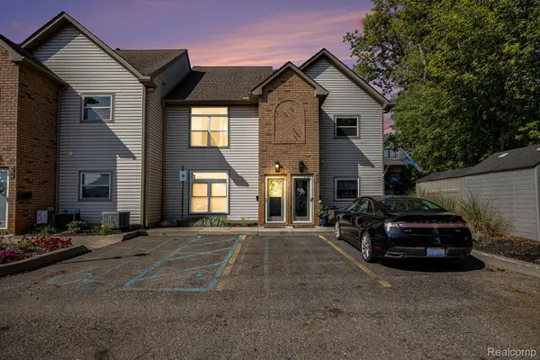 40 Park Island Drive #4, LakeOrion, MI 48362