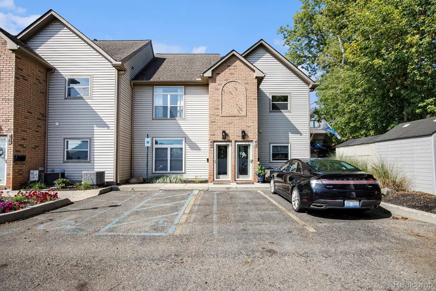 40 Park Island Drive #4, Lake Orion, MI 48362 - #2