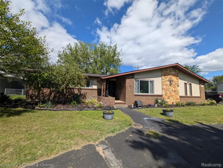 9371 Bennett Lake Road, Fenton, MI 48430 - #2