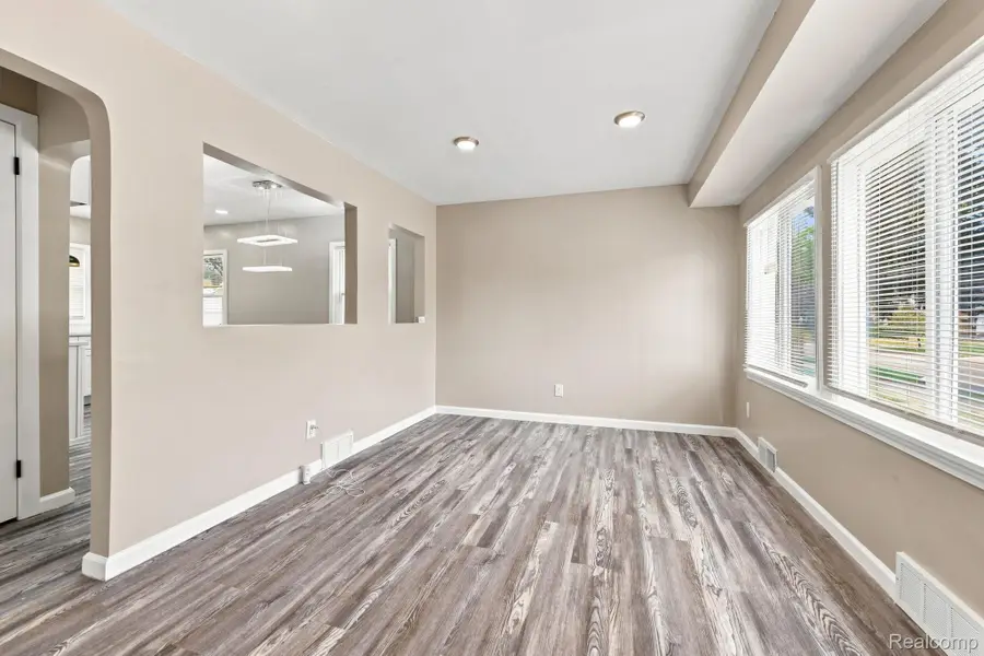 19131 Stansbury Street, Detroit, MI 48235 - #2