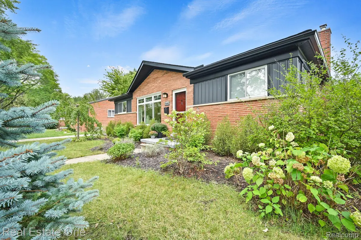 16996 Elizabeth Street, Beverly Hills, MI 48025 - #1