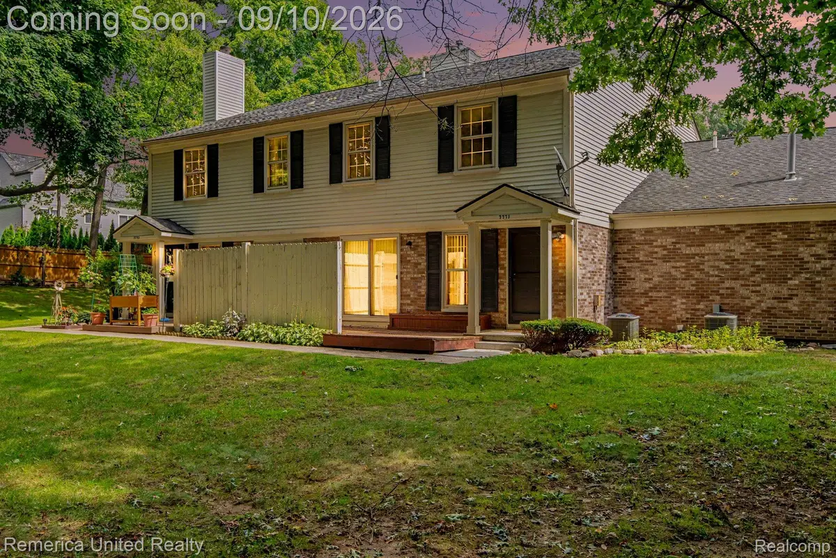 7771 Lake Ridge Drive, Waterford, MI 48327 - #1