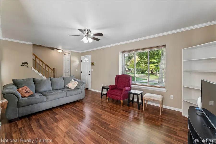 41646 Bedford Dr, Canton, MI 48187 - #3
