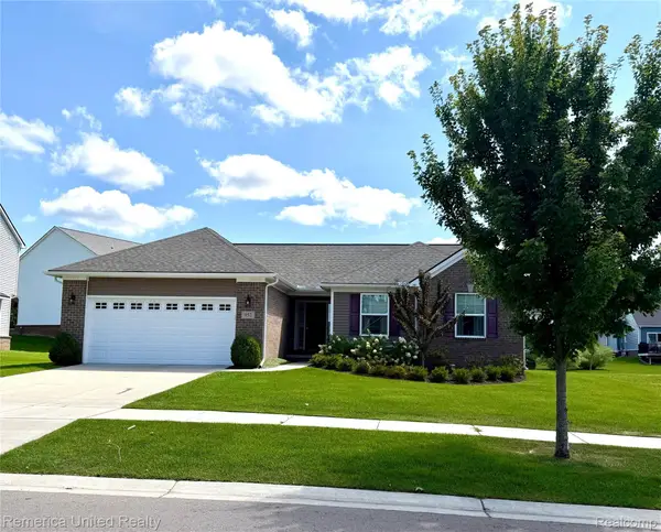 952 Preserve Lane, WhiteLake, MI 48386