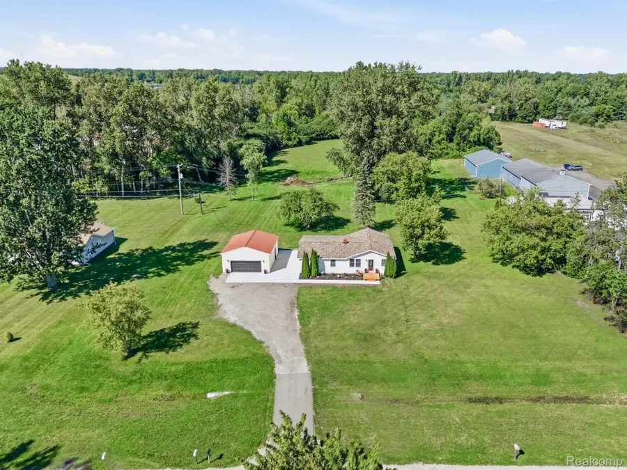3246 Keewahdin Road, Fort Gratiot, MI 48059 - #2
