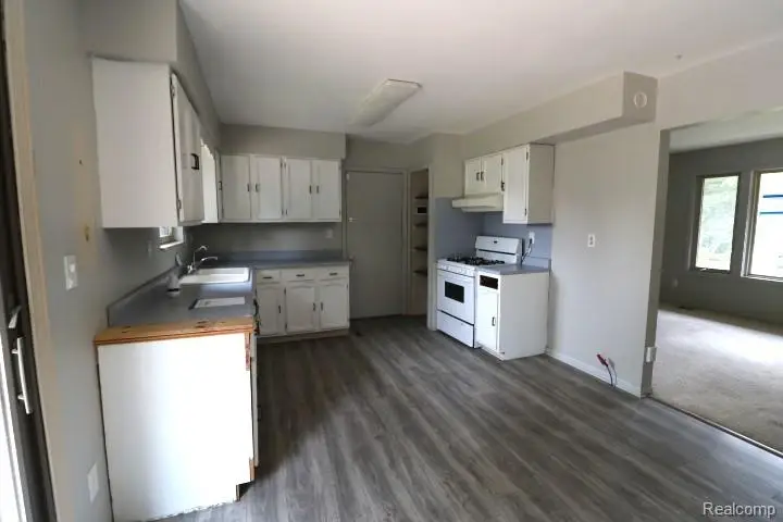 1440 E Sawdust Corners Road, Lapeer, MI 48446 - #3