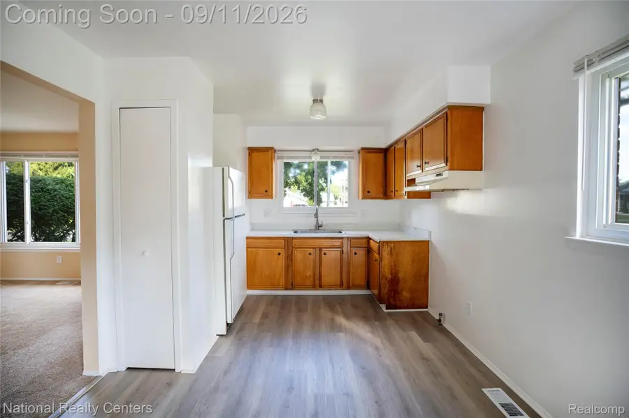 9001 Fremont Street, Livonia, MI 48150 - #3