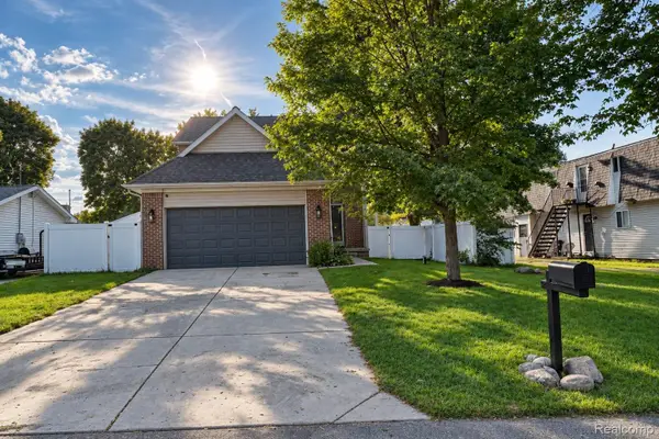 61 Narrin Street N, Ortonville, MI 48462