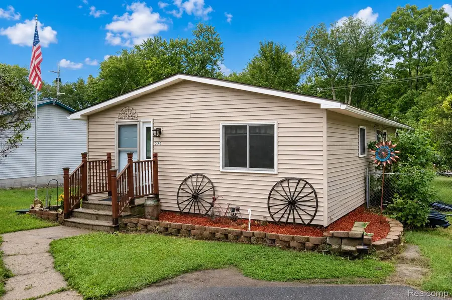 535 Snyder Road, Highland, MI 48357 - #3